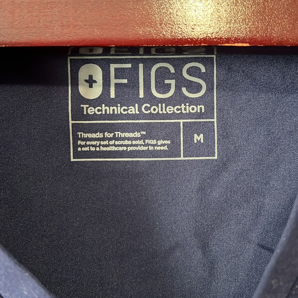 Figs Technical Collection Scrub Top - Picture 2 of 3